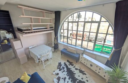 Studio Flat, Strand Building, E9 - Photo 2