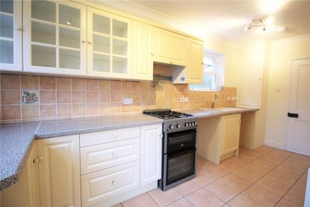 3 bedroom detached house to rent - Photo 2