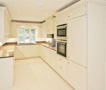 2 bedroom semi-detached house to rent - Photo 5