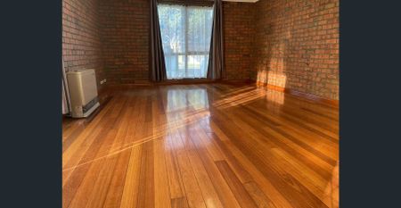 FAMILY ACCOMMODATION IN WANTIRNA - Photo 3