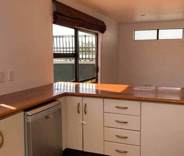 RARE OPPORTUNITY TO LIVE AND WORK NEXT DOOR!!! - Photo 4