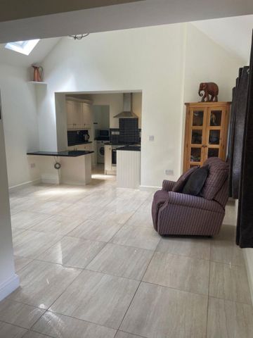 , Shut Mill Cottage, Shut Mill Lane, B62 - Photo 2