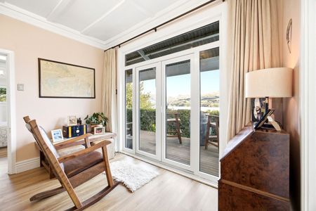 Lyttelton, 3 bedrooms - Photo 2