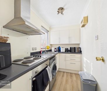 Studio to rent - Photo 2