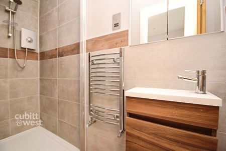 1 bedroom ground floor flat to rent - Photo 4