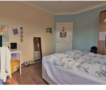 6 Bed - Haddon Hall, Bankfield Road, Burley, Leeds - LS4 2JT - Student - Photo 6