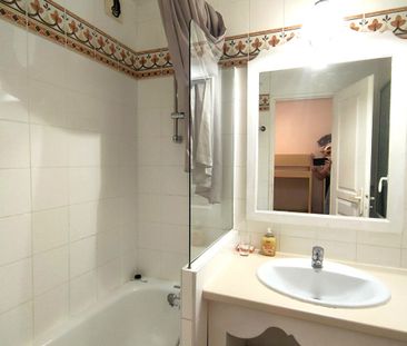 STUDIO AVEC PISCINE PROCHE DE TOUTE COMMODITE - Photo 4