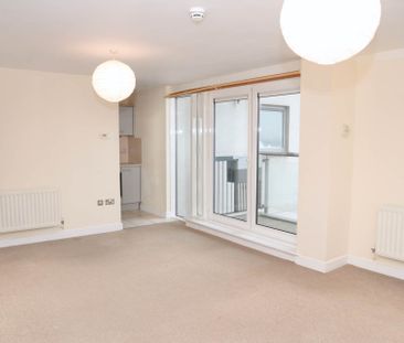 OIRO £1,875 pcm - Available 15/11/2025 - Part Furnished - Photo 2