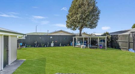 3-bedroom Gem in Onekawa - Photo 3