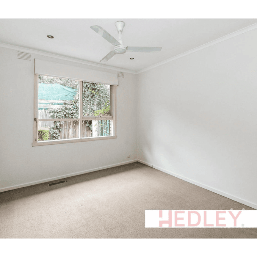 O S B O R N E - Photo 1