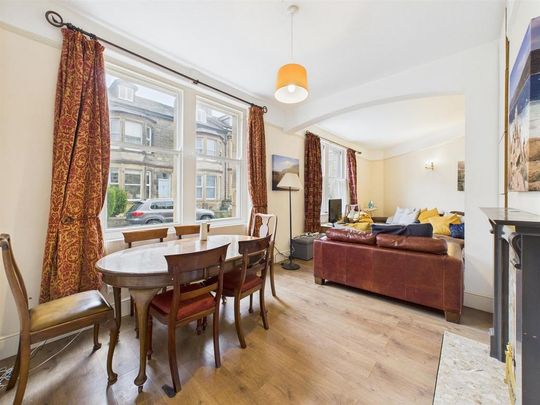 7 bedroom private hall to rent - Photo 1