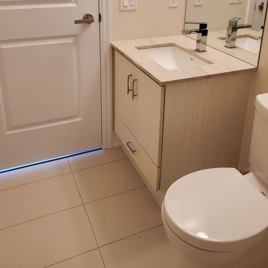 For Lease - 9075 Jane Street Unit# 606, Vaughan, Ontario - Photo 1