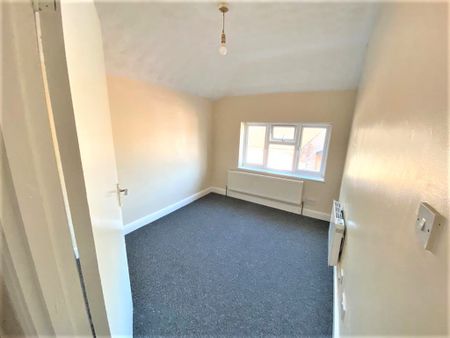 1/2 Bedroom Flat To Let - Hp12 - Photo 3