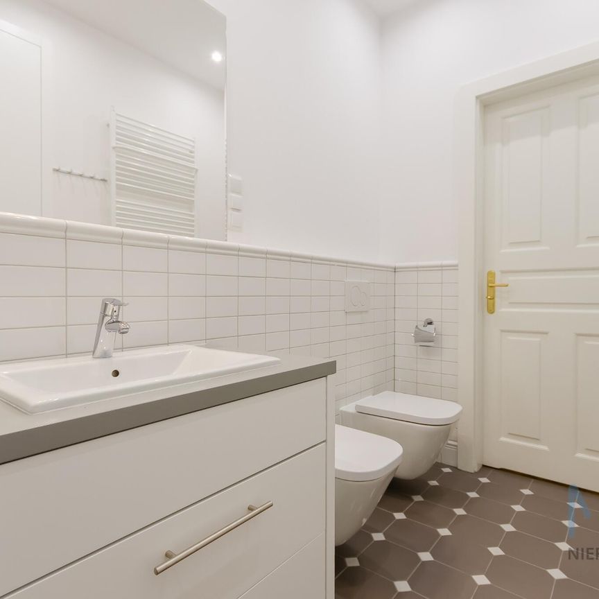 Przestronny i piękny apartament położony przy samych plantach - Zdjęcie 1