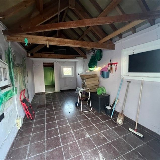 Gezellige vrijstaande woning met 1 slaapkamer en zeer grote tuin met open zicht op het groen+ ruime garage en bergplaats - Photo 1