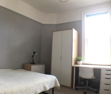 5 bedroom terraced house to rent - Photo 2