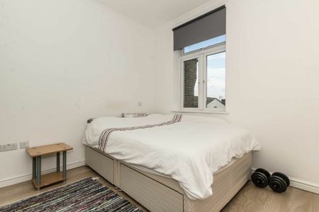 Chiswick High Road - Photo 2