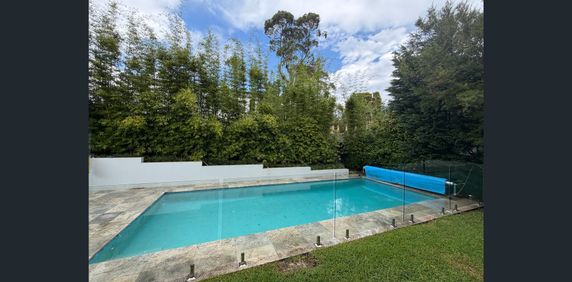 Stylish Family Retreat with Pool in Leafy Turramurra - Photo 2