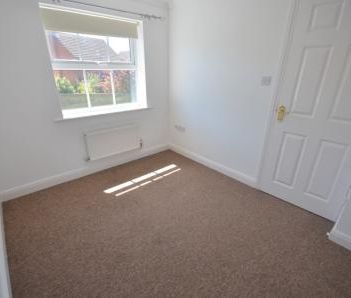 4 bedroom Detached house To Let - Photo 4