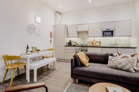 1 Bed Apartment - Photo 3