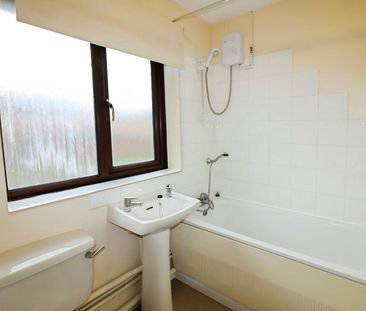 Flat to rent on - Photo 5