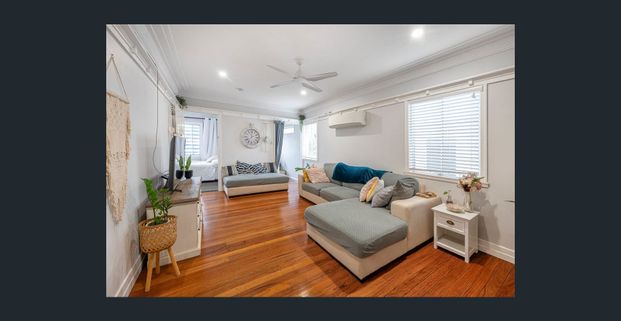 Air Conditioned 3 Bedroom Highset Home Plus Study. Big Deck And Fenced Yard - Photo 1