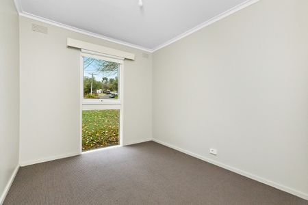 37 Lincoln Avenue, Mont Albert North VIC 3129 - House For Rent | Domain - Photo 2