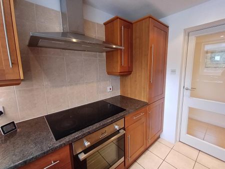 2 bedroom apartment to rent - Photo 4