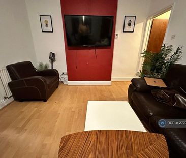 3 bedroom flat to rent - Photo 1