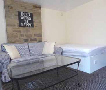 1 bedroom flat to rent - Photo 2