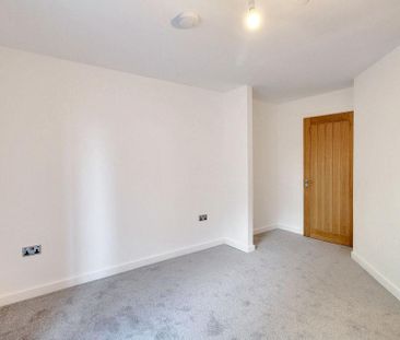2 bedroom ground floor flat to rent - Photo 4
