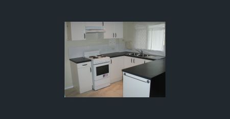 HUGE ground floor apartment - Photo 5