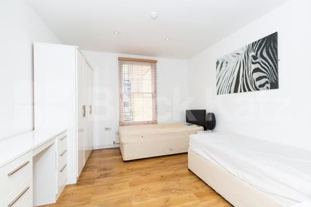 4 Bedroom, 1 bath, 1 reception Apartment - Photo 4