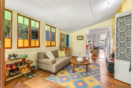 Graceful Living in the Heart of Red Hill - Photo 5