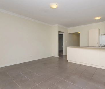 Queens Park - Photo 1