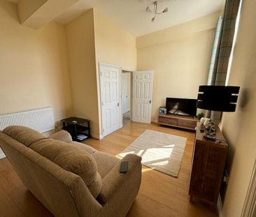 1 bed Flat - To Let - Photo 1