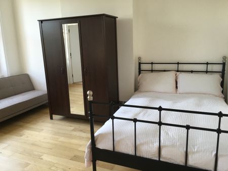 Studio Flat, Randolph Avenue, W9 - Photo 3