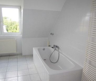 sanierte bzw. renovierte 3 Zimmer DG Wohnung in Adlershof mit Dachterrasse, offener Küche, Badewanne + Dusche - Foto 3