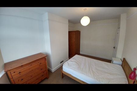 4 Bed Terraced House, Milner Road, BN2 - Photo 5