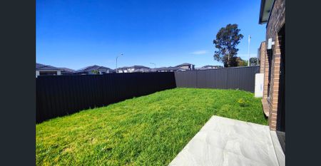 4 Bedroom Corner block Double Lock up - Photo 2