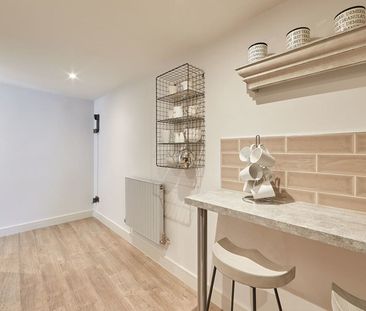 Eastborough - Photo 1