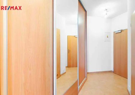 Pronájem plně zařízeného bytu 1+kk, Praha 5 - Smíchov - Photo 4