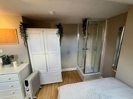 Studio Flat, Very Near Lena Gardens Area, W6 - Photo 3
