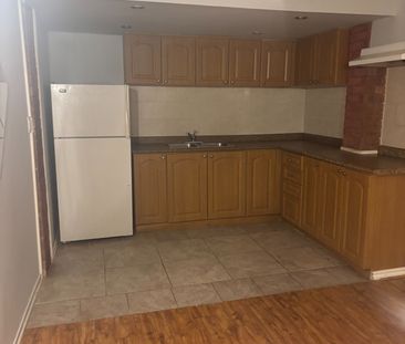 For Lease - 40 burnhope Drive, Brampton, Ontario - Photo 5