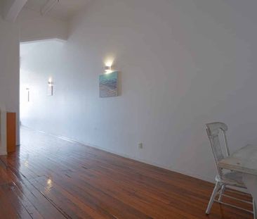 Character apartment in Iconic George Court Building - Photo 3