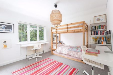 4 bedroom detached house to rent - Photo 5