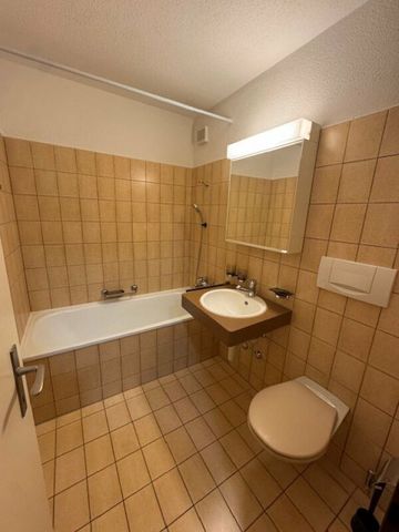 Grosszügige 2.5 Zimmer Wohnung mit Gartensitzplatz - Foto 4