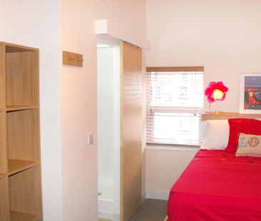 5 bedroom terraced house to rent - Photo 2