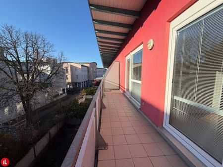 Urban wohnen mit Außenfläche – 2 Zimmer direkt am Hauptplatz - Photo 2