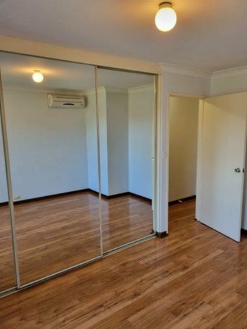 IDEAL FAMILY HOME - Photo 3